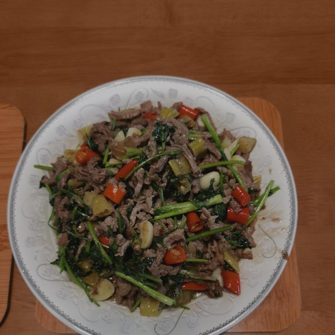 小炒黄牛肉，肉嫩味香！太好吃了简直是米饭杀手！
