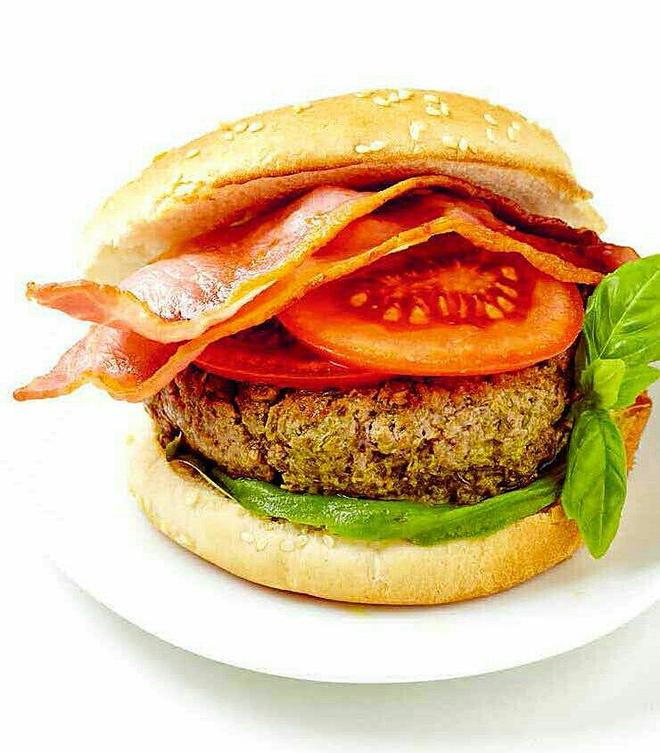 罗勒牛肉汉堡【全世界最简单的西餐】的做法