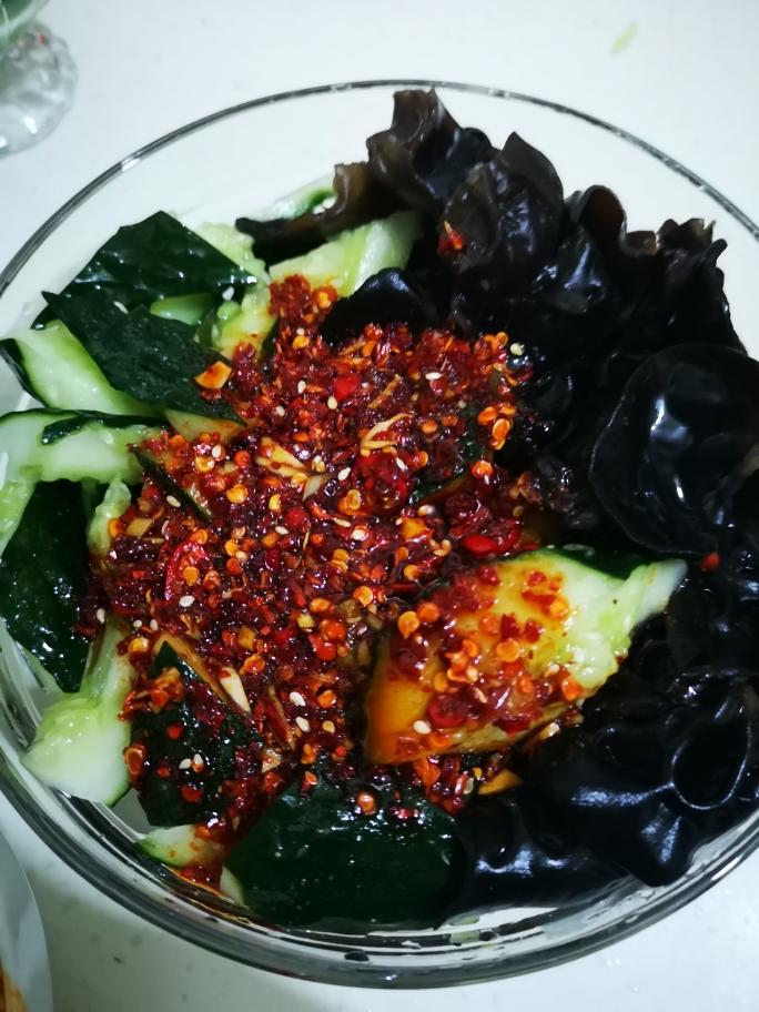 凉拌黄瓜木耳