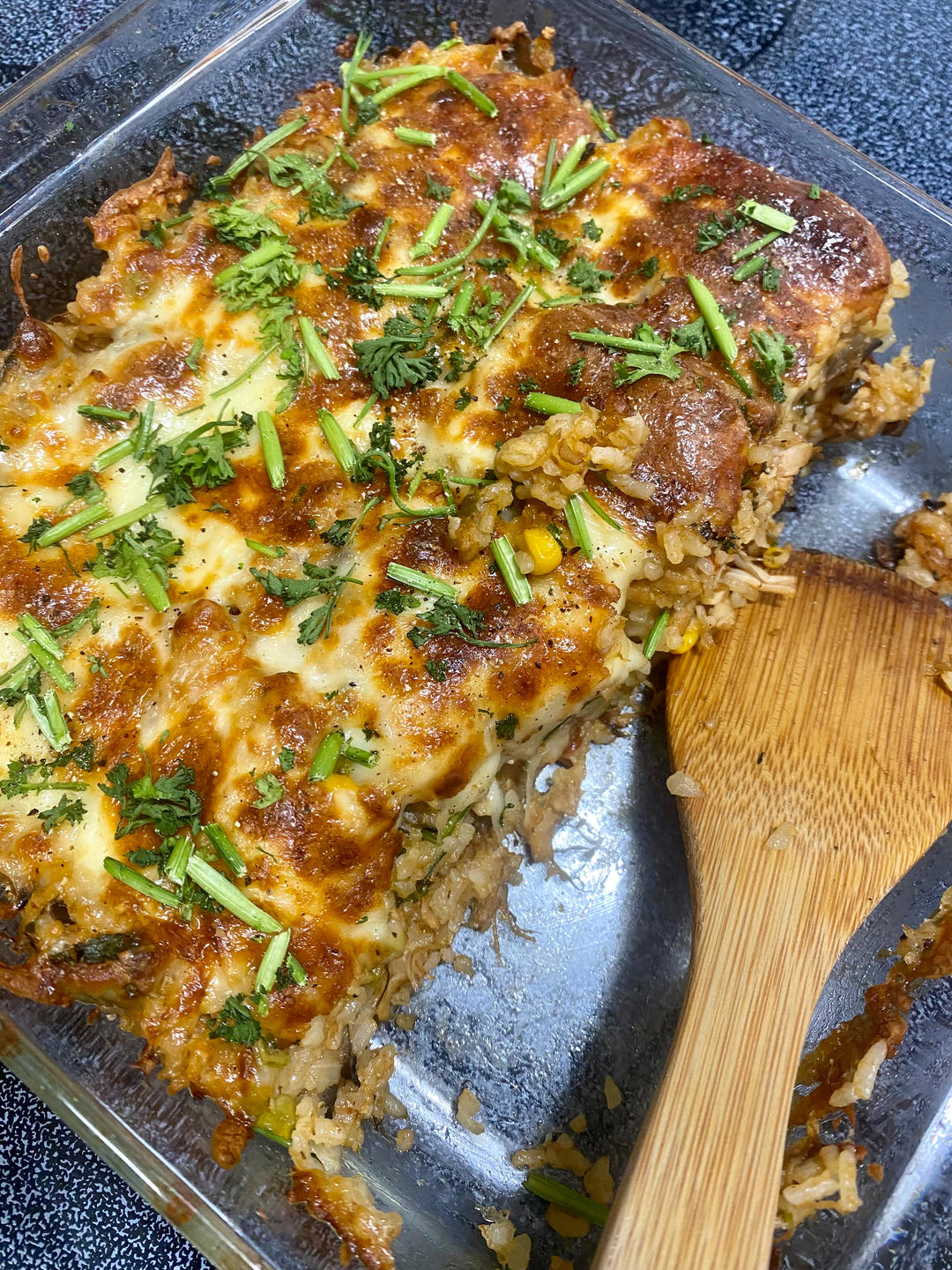 芝士拉丝鸡肉焗饭