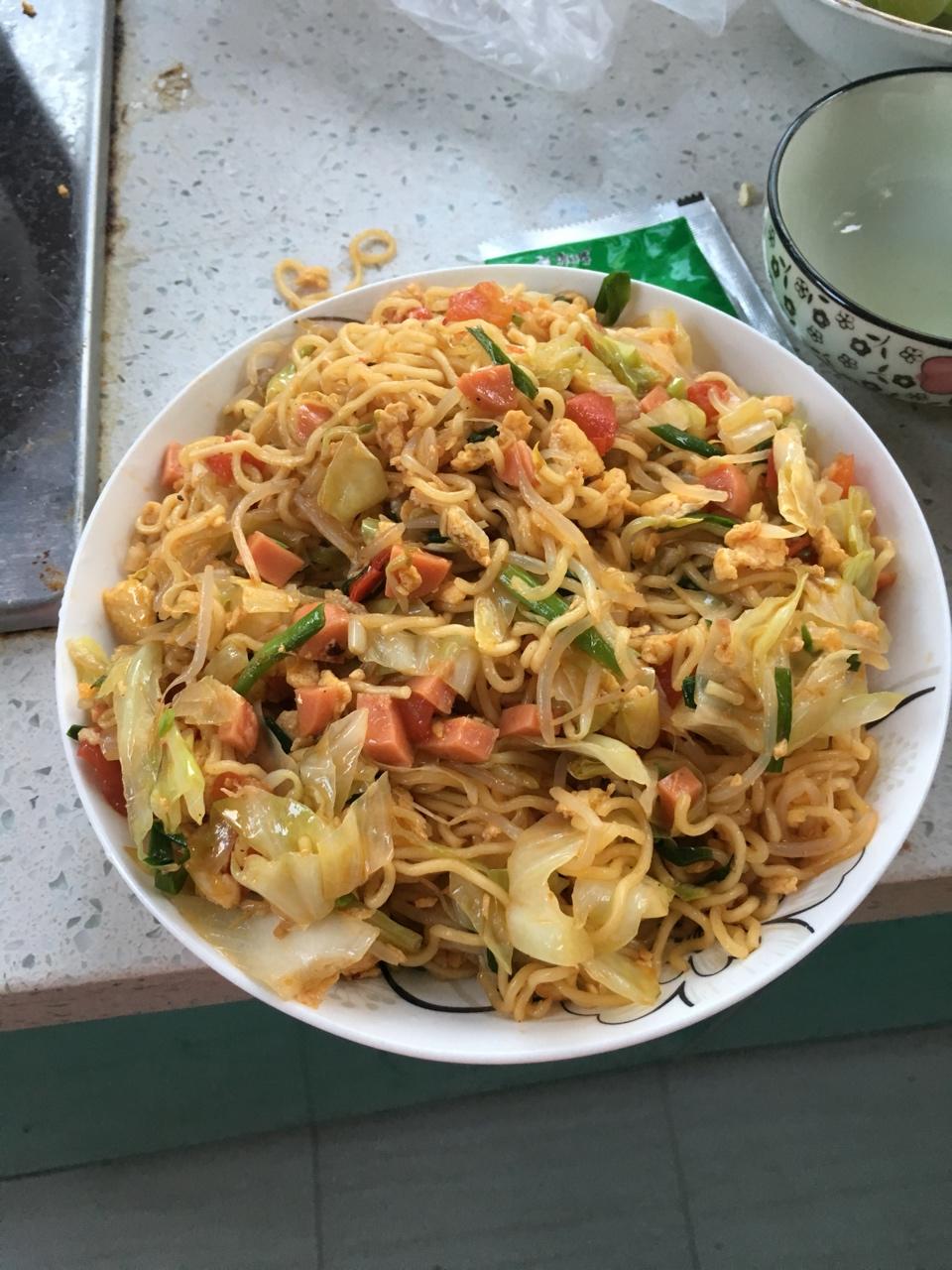路边摊风味炒方便面