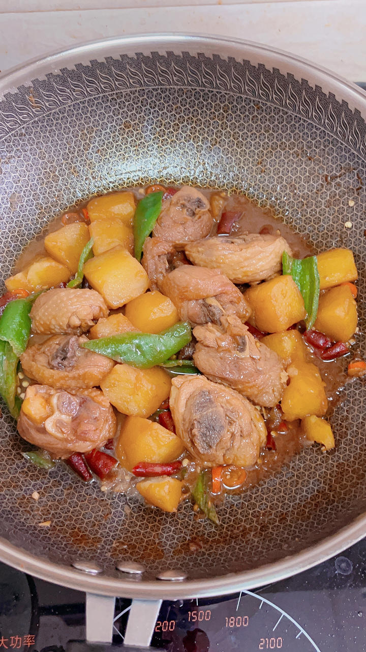 妈妈的土豆炖鸡块