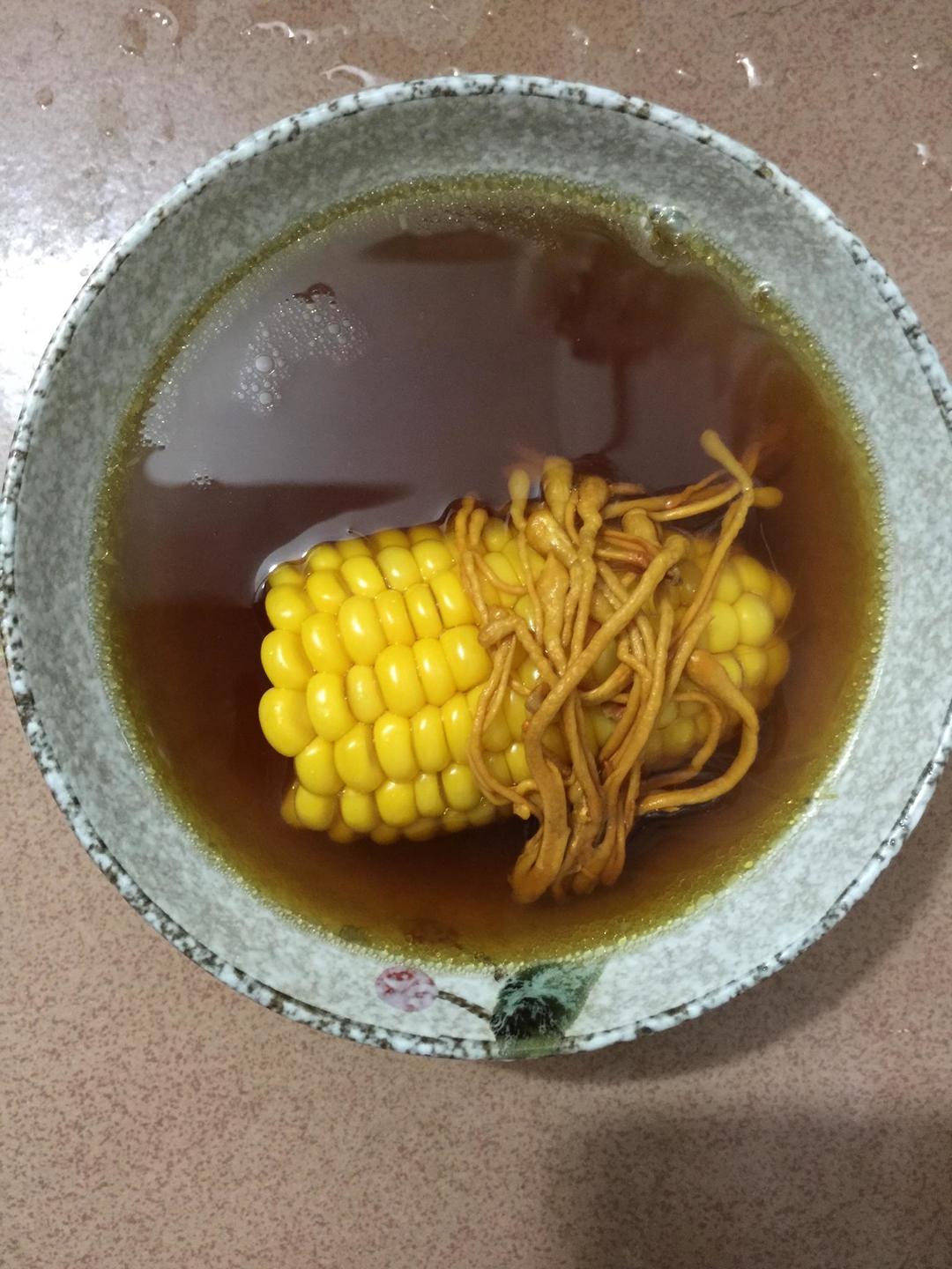 虫草花玉米猪骨汤（2人份）