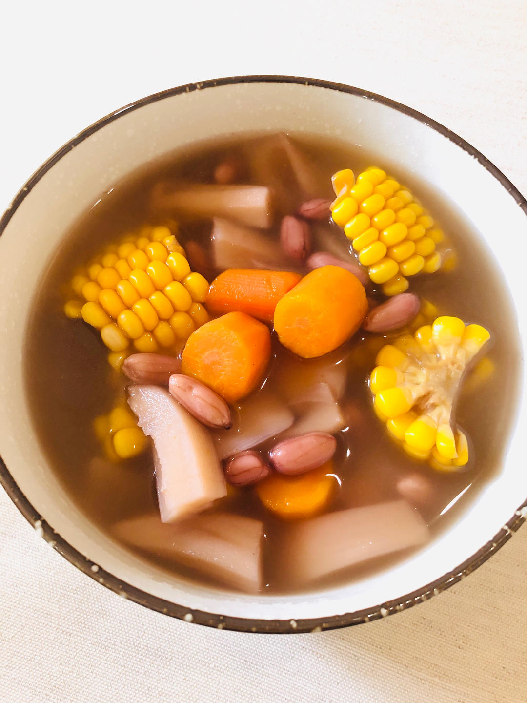 纯素美食｜莲藕玉米胡萝卜汤