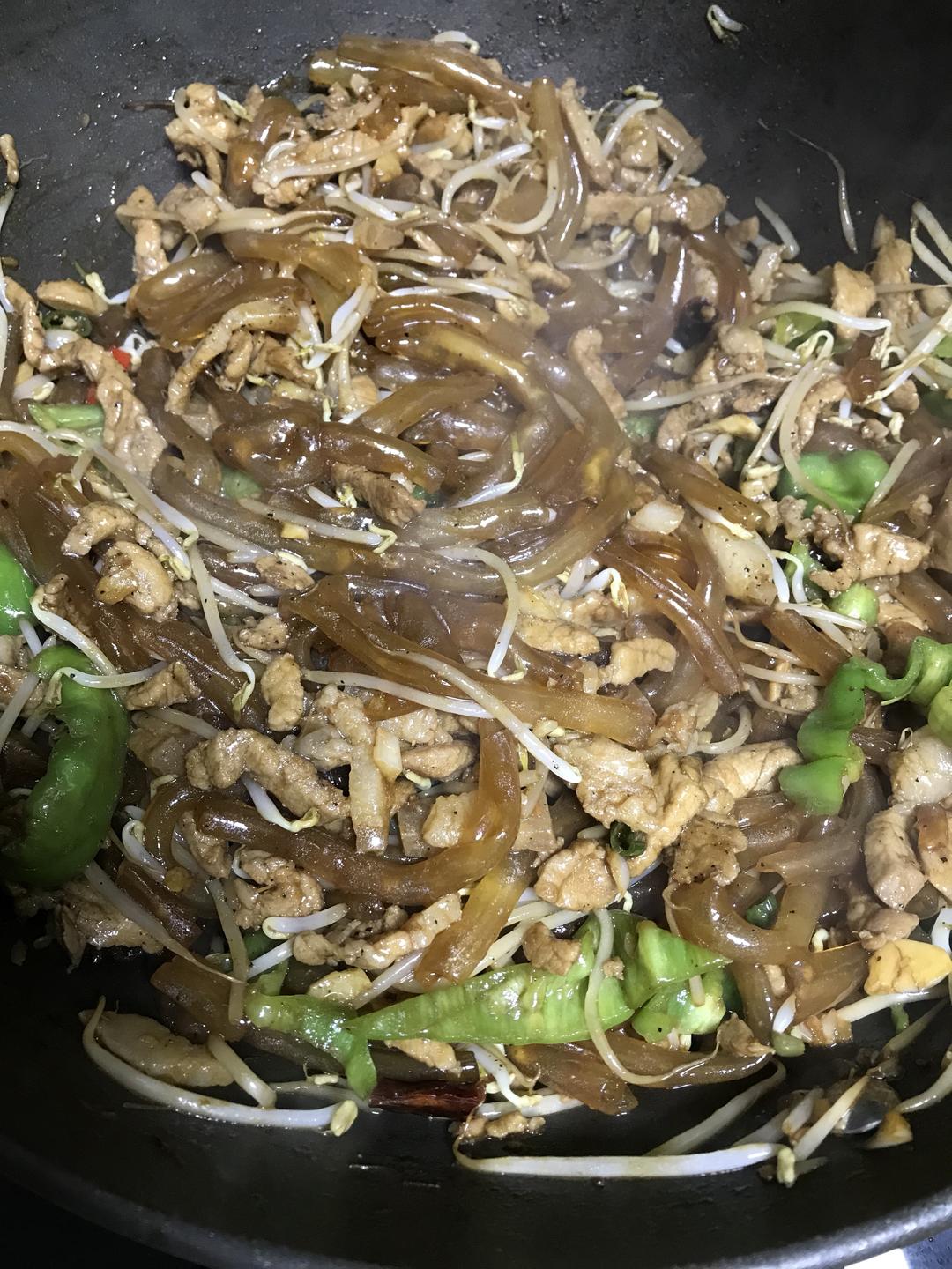 拉皮肉丝配银芽（豆芽）