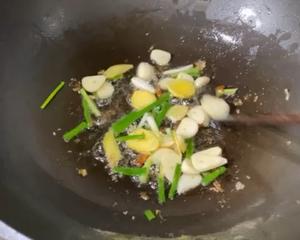 梭子蟹炒年糕～标准的江浙菜的做法 步骤5