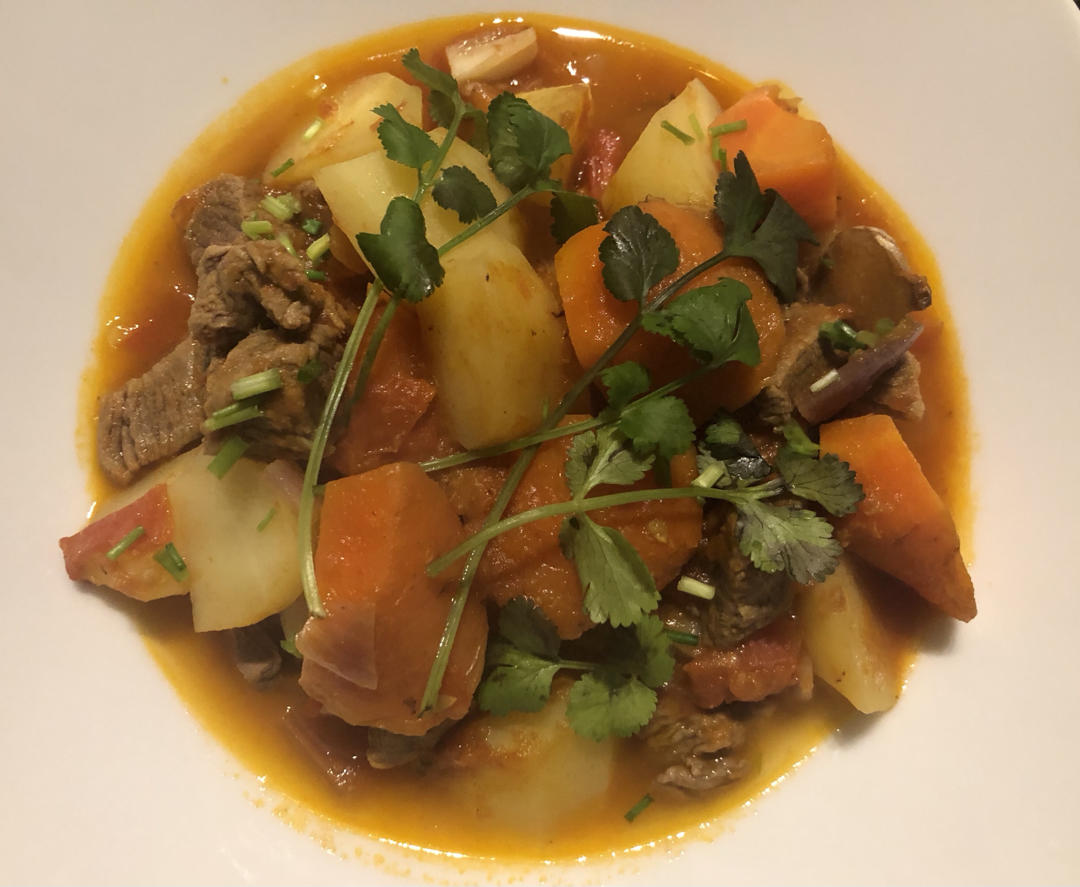 【家常菜】番茄土豆炖牛腩