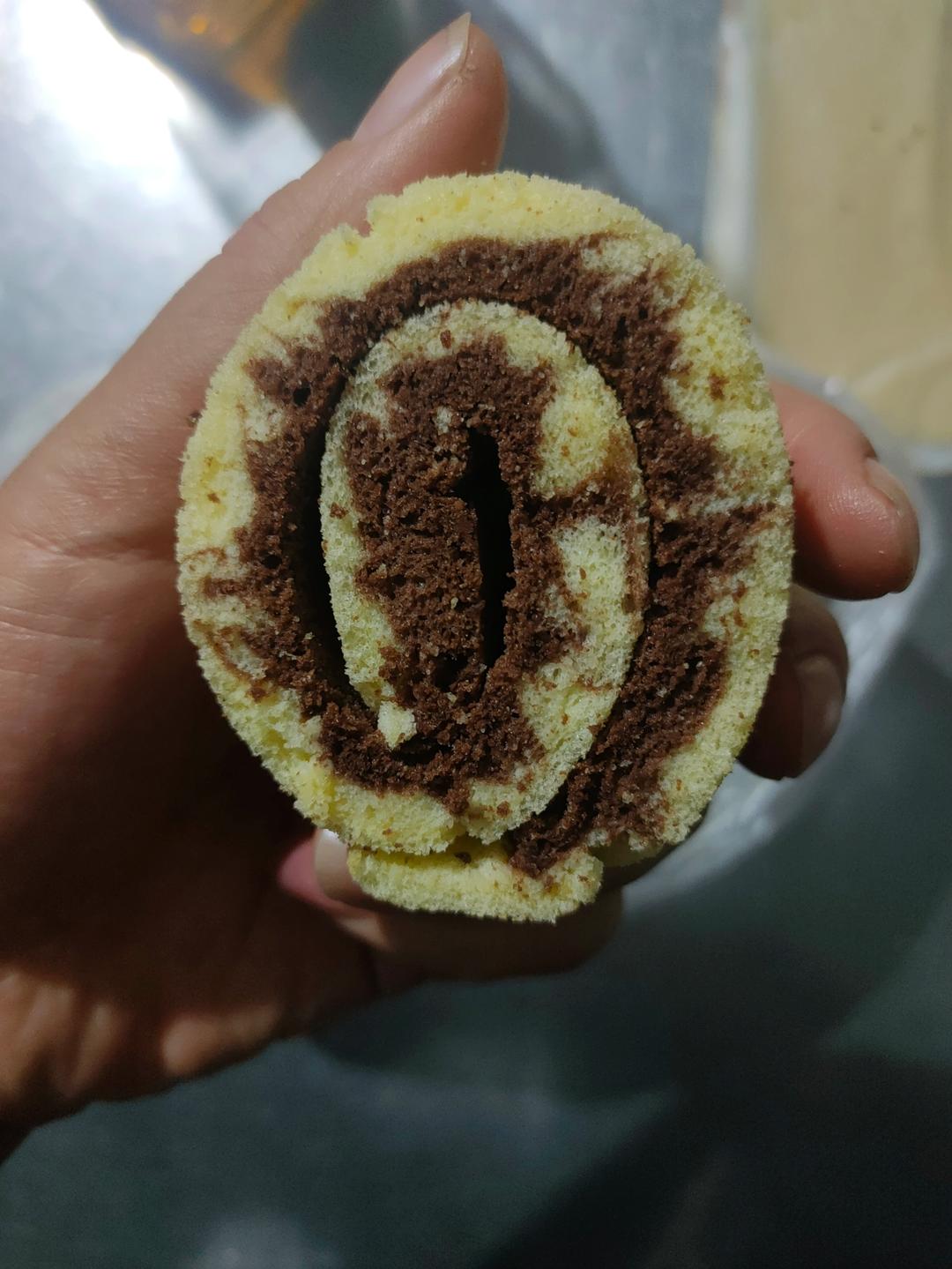 双色旋风蛋糕卷
