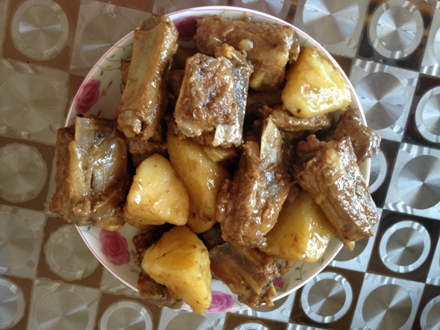 土豆炖排骨