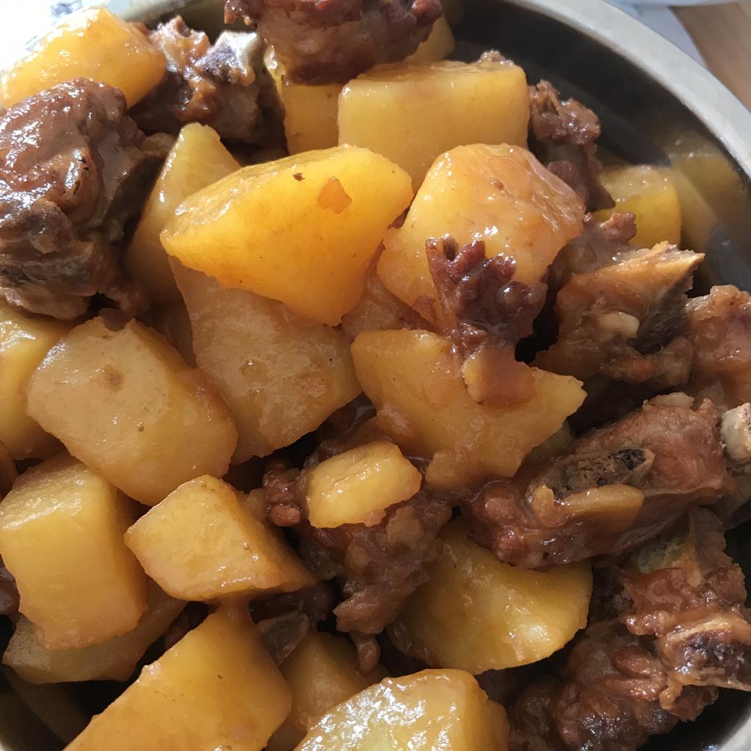 土豆焖排骨(广式）