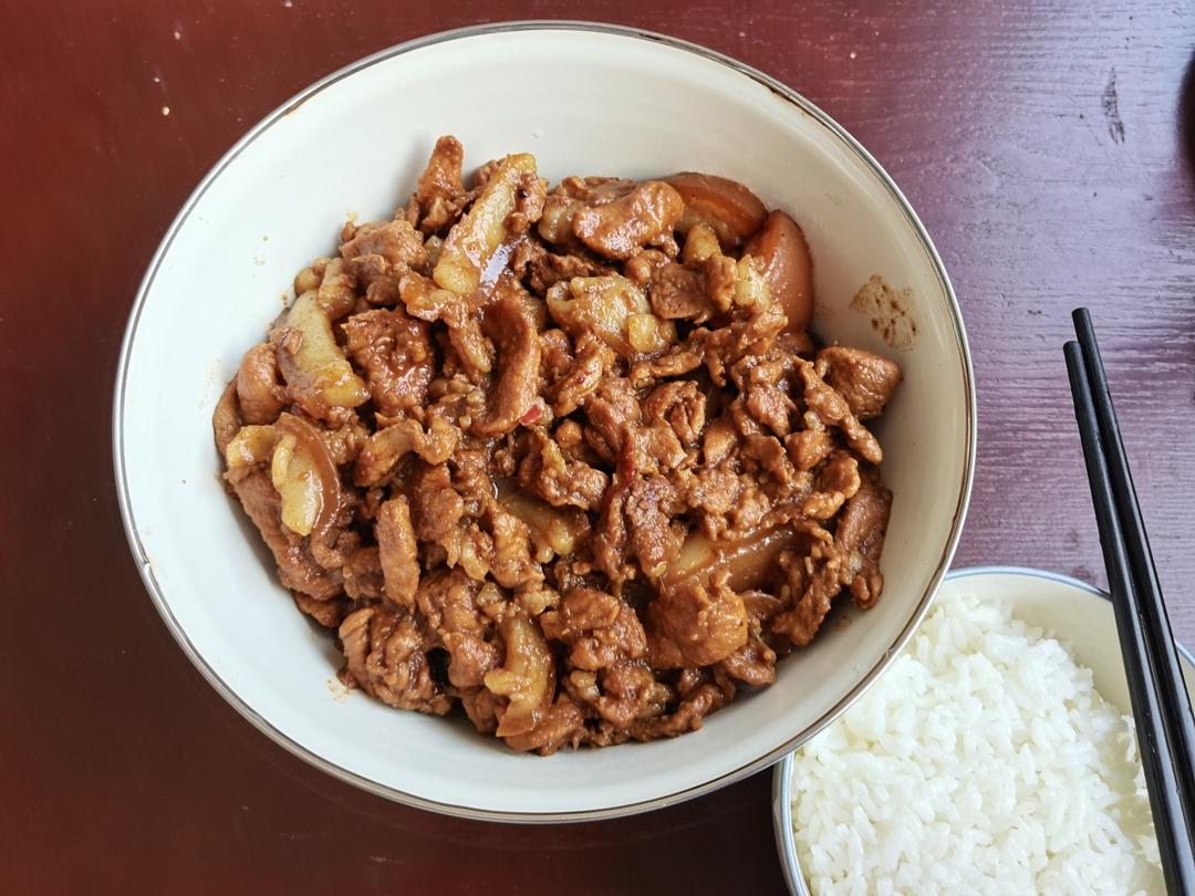 家常炒肉🐷