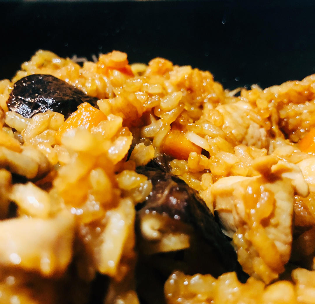 【香菇鸡肉焖饭】