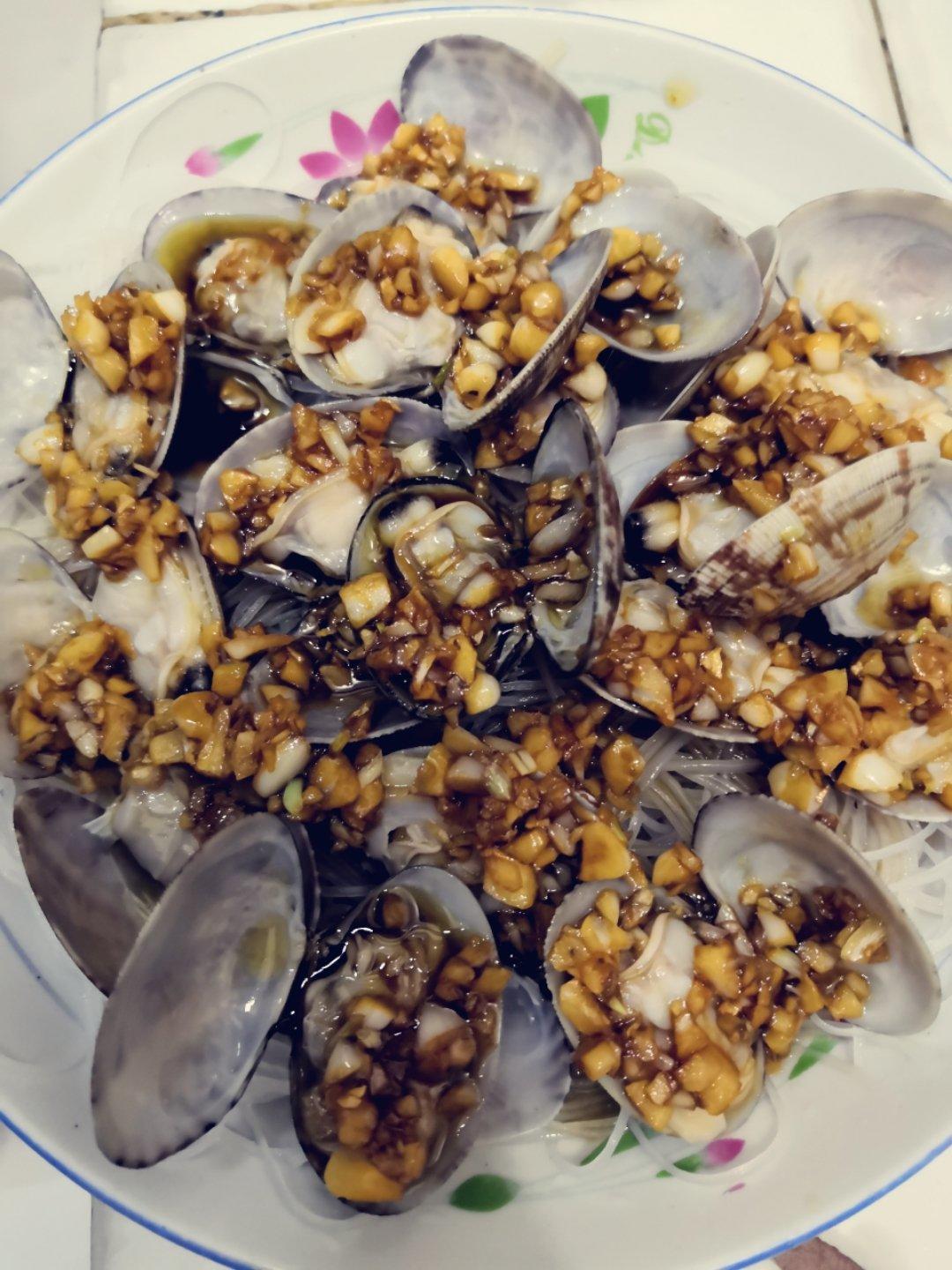 蒜蓉花甲蒸粉丝