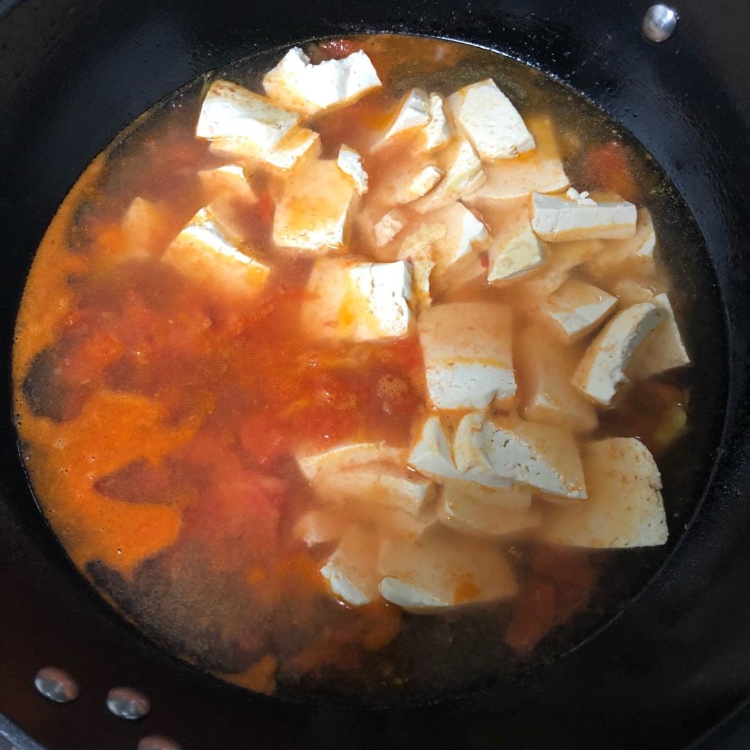 西红柿菌菇豆腐汤