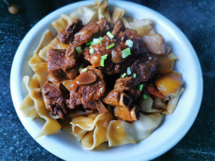 羊肉焖饼子
