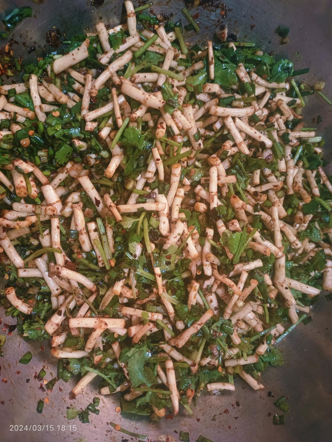 凉拌折耳根（鱼腥草）