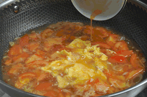 番茄鸡蛋浓汤面的做法 步骤8