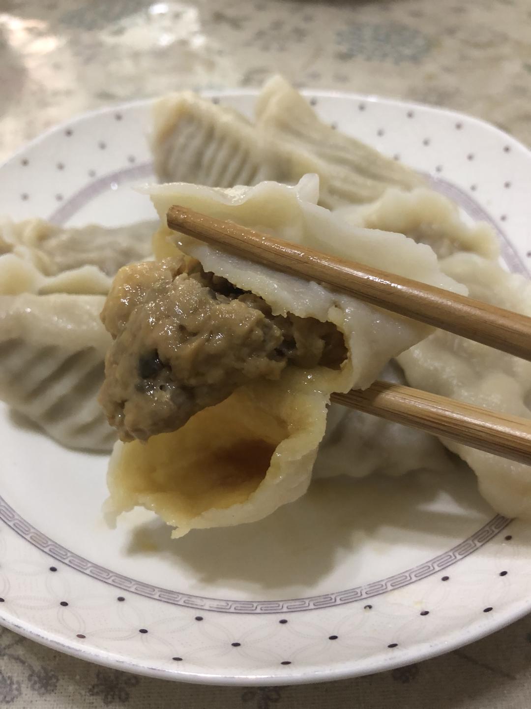 香菇猪肉虾仁水饺