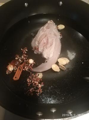 家常卤猪舌头蘸酱油的做法 步骤6