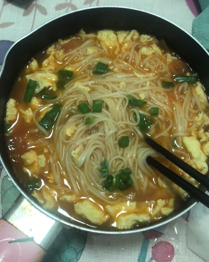 恨不得抱着锅舔的番茄鸡蛋面