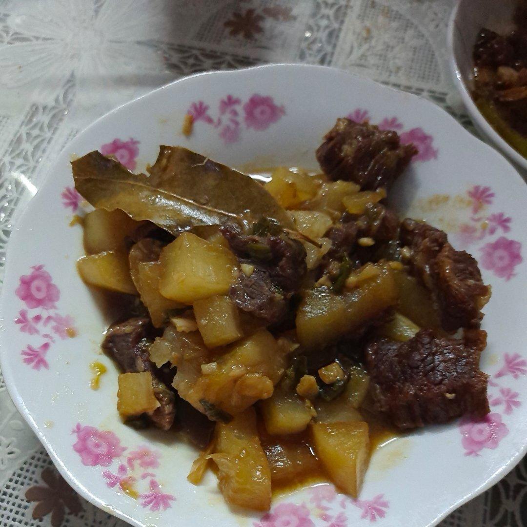 萝卜炖牛腩