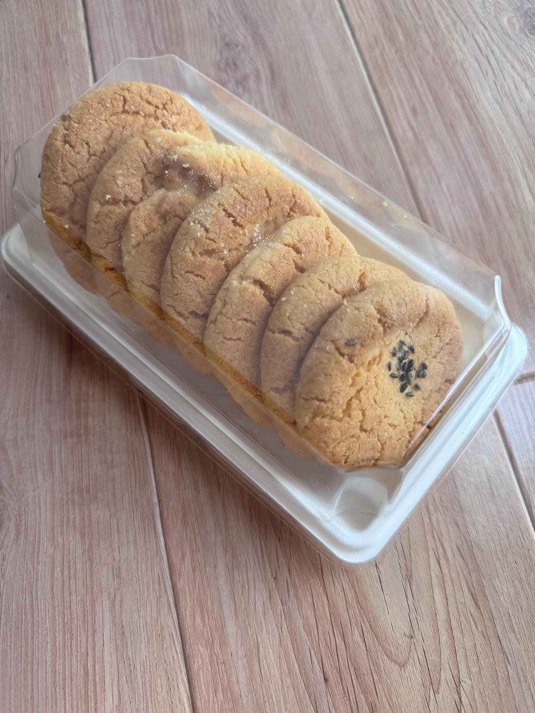 轻轻一按就碎掉的原味桃酥（不输猪油版）