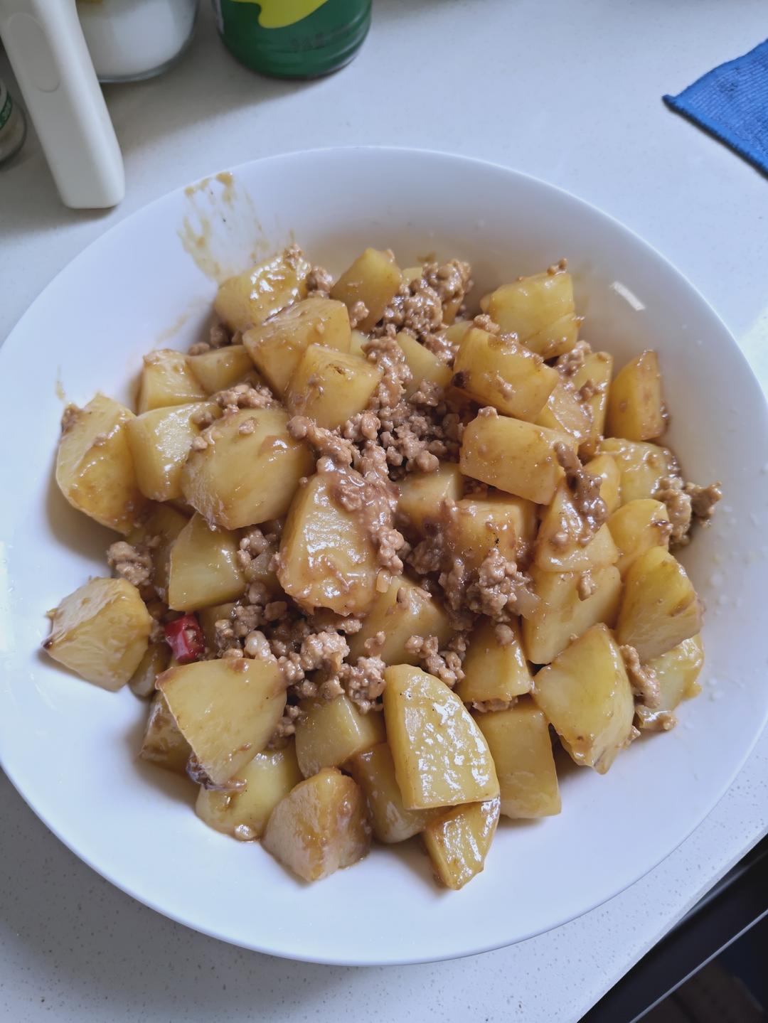 超级下饭的肉沫炒土豆！