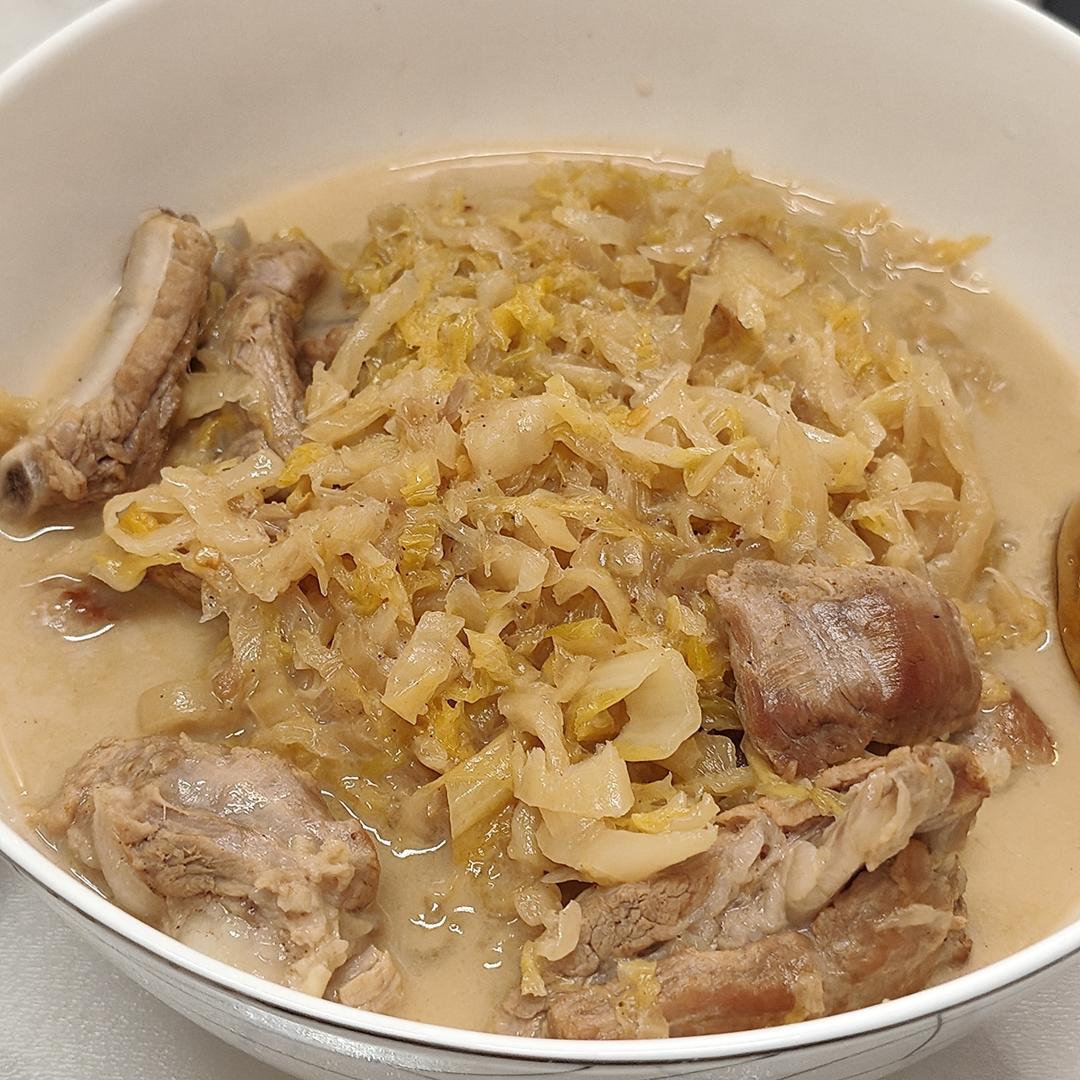 东北酸菜炖排骨