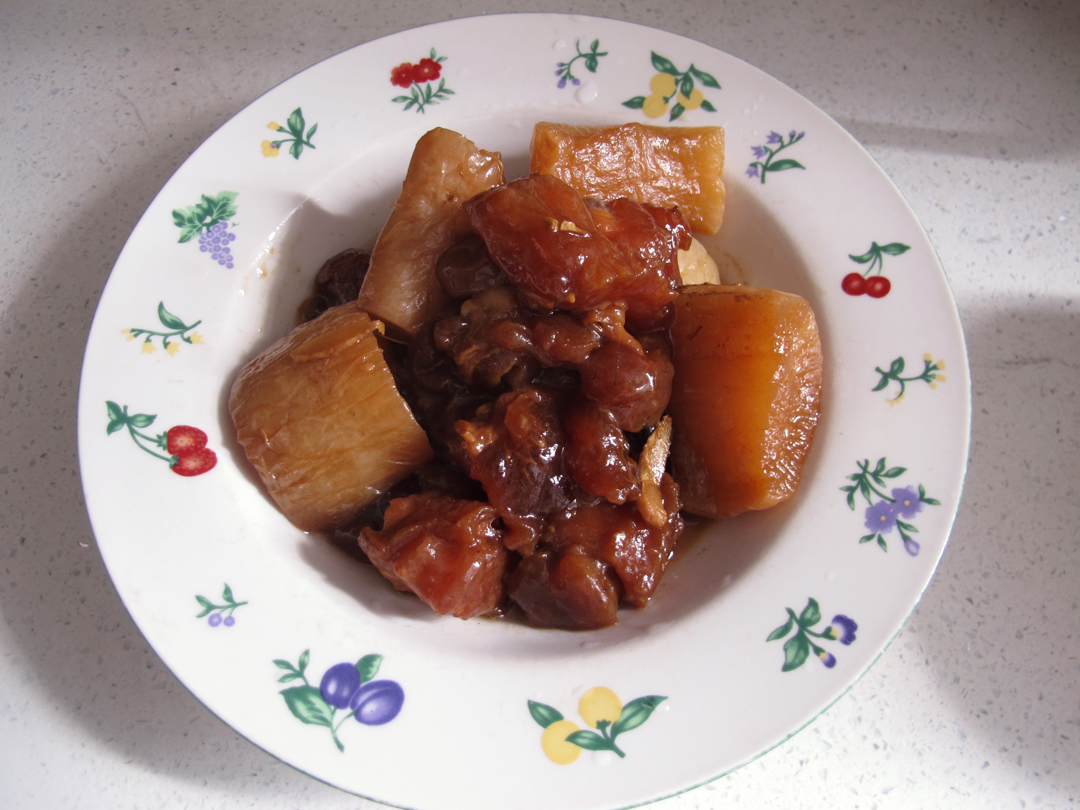 柱候牛筋牛腩萝卜煲