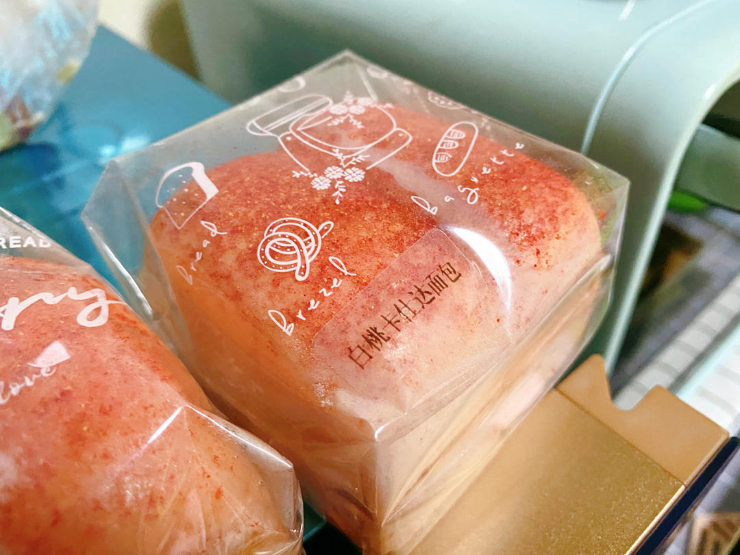 白桃卡仕达面包｜蜜桃控