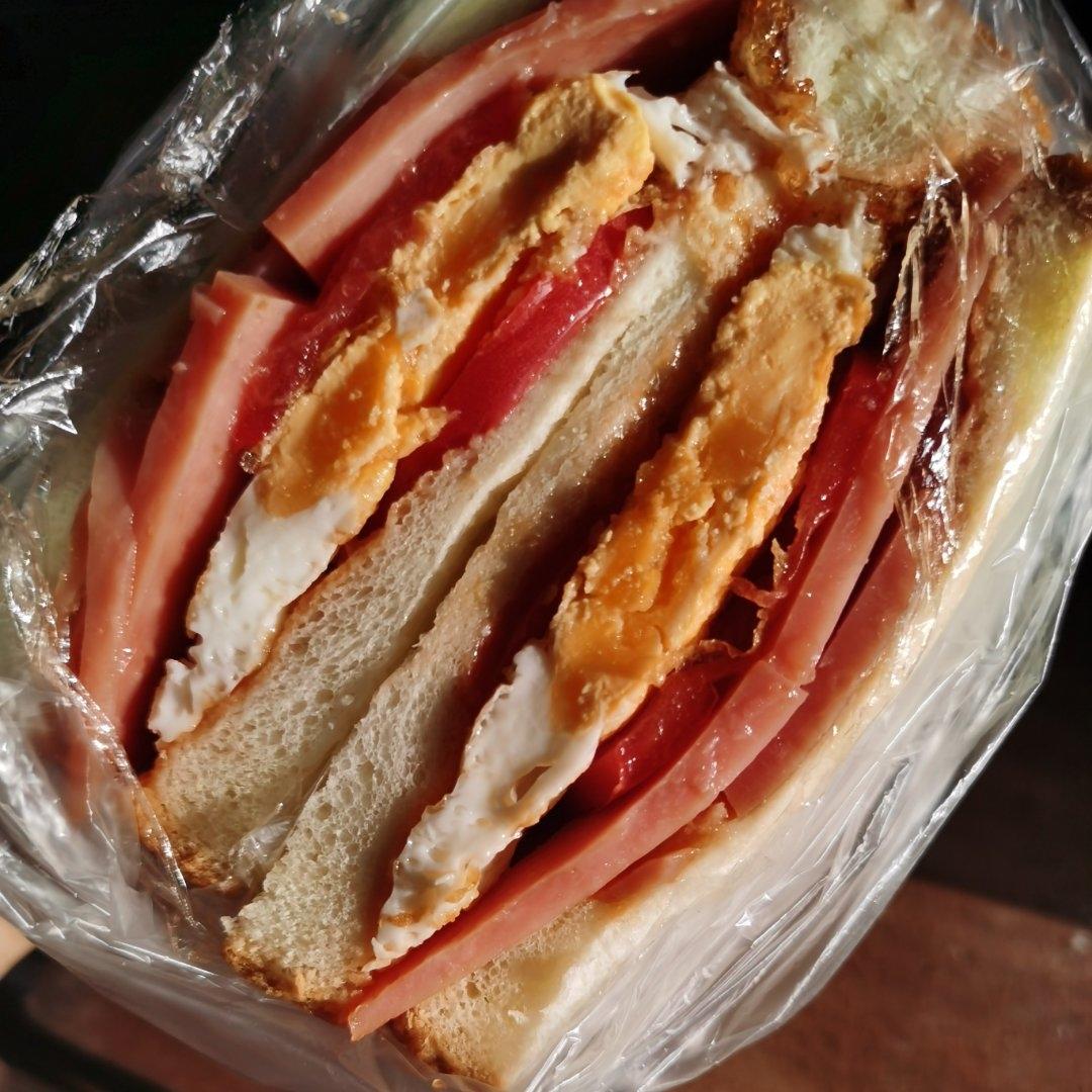 🍅🍳🥩🥪西红柿鸡蛋火腿三明治