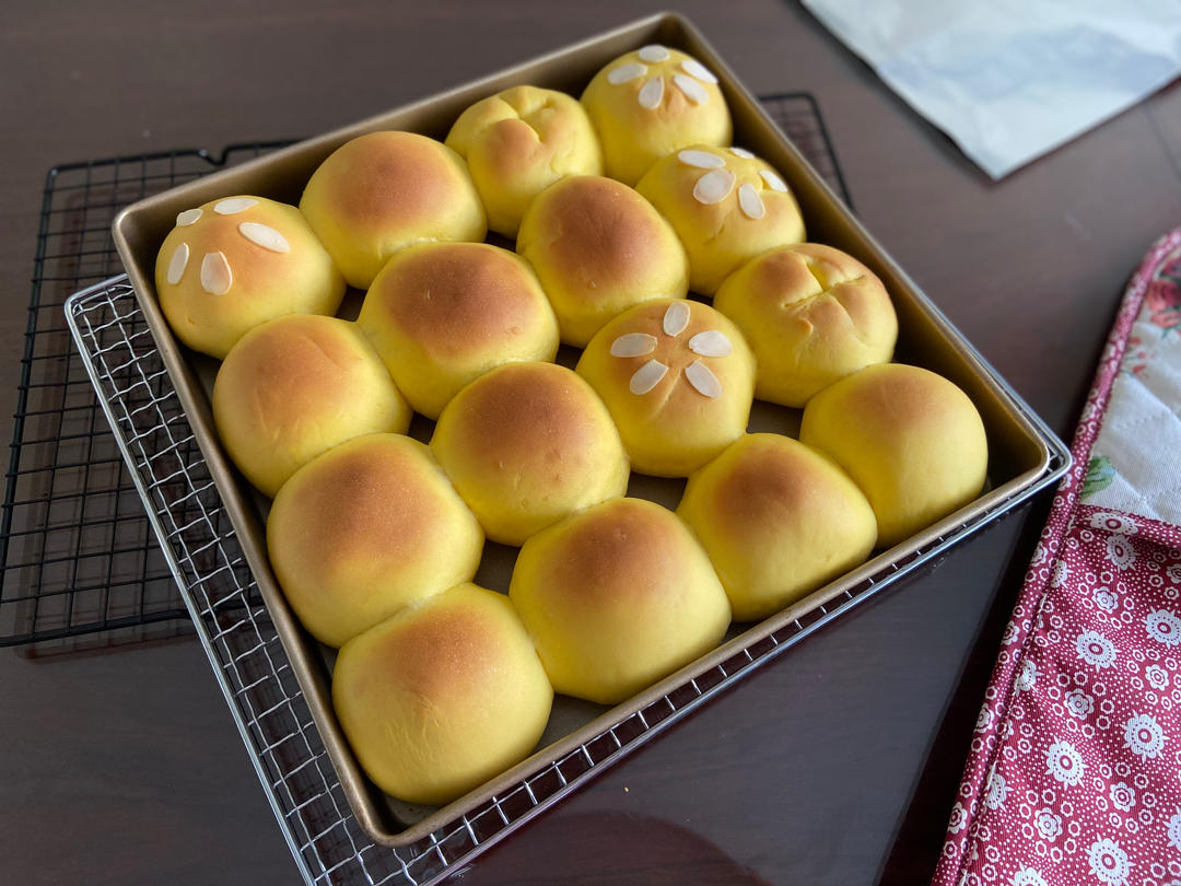 南瓜奶油小餐包（一次发酵）
