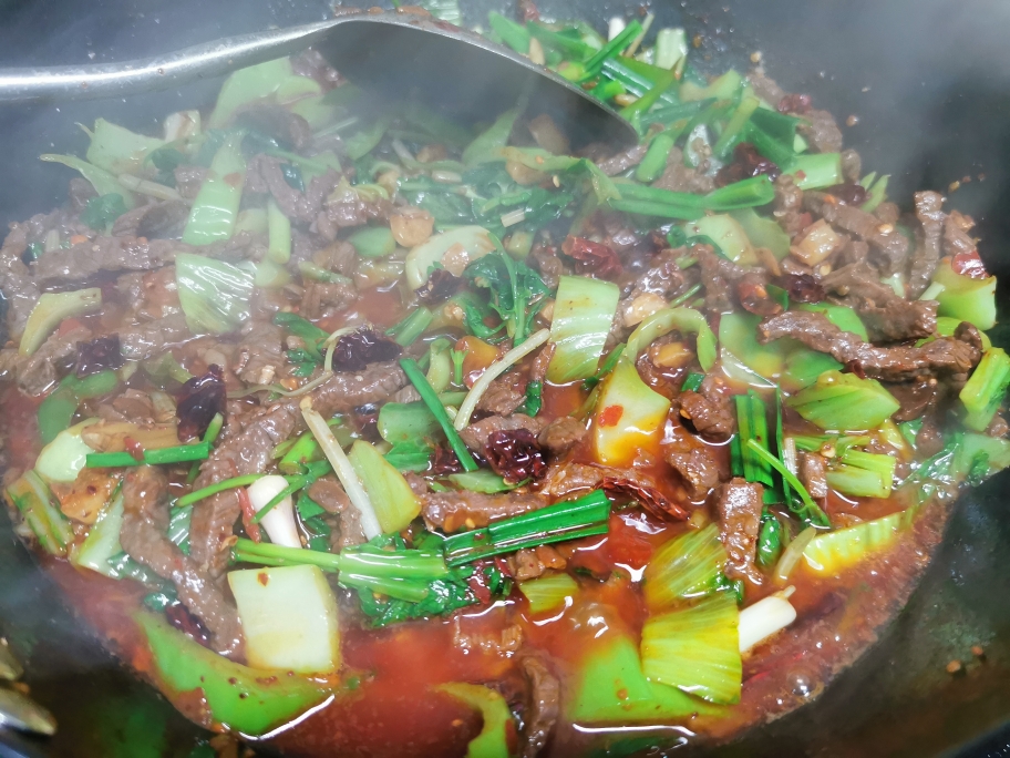 超下饭的青菜牛肉锅的做法