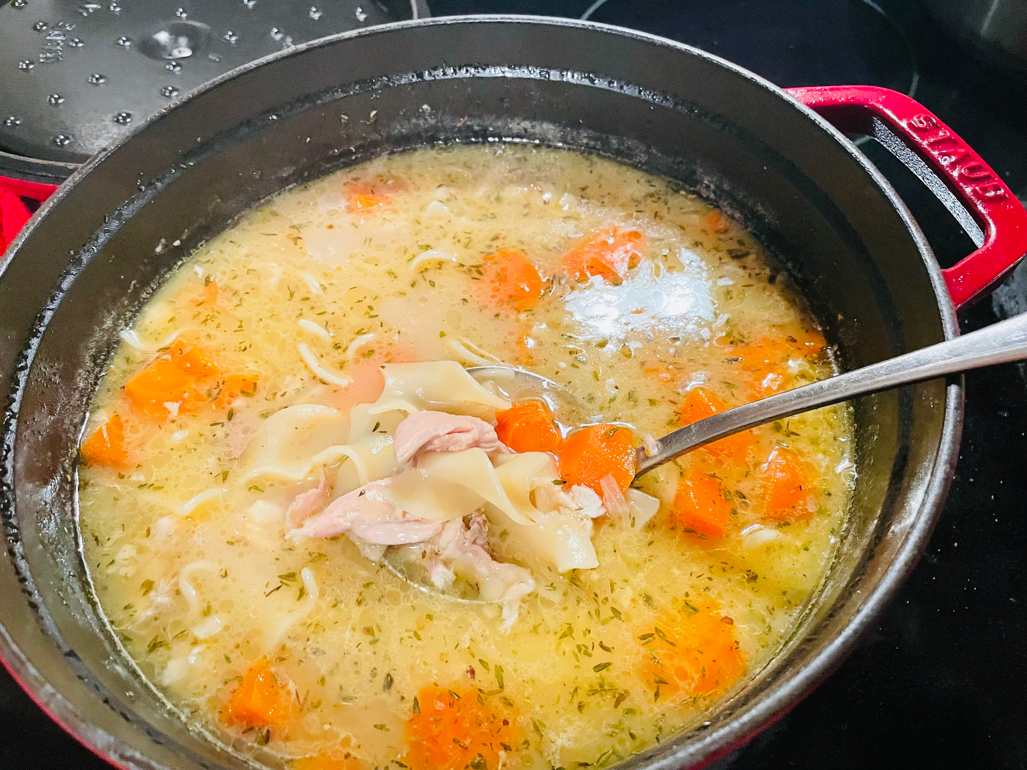 美式经典Chicken Noodle Soup鸡丝上汤面 冬日暖汤的做法