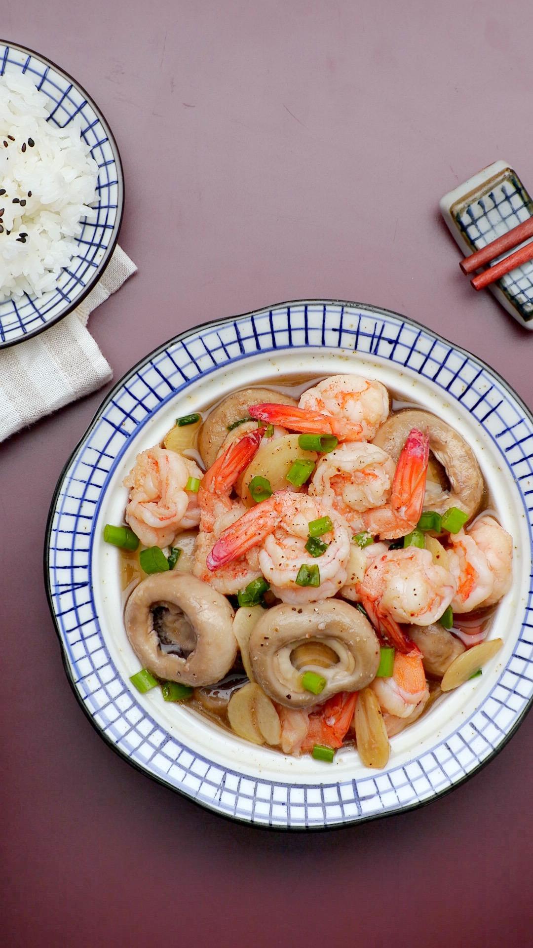 酒香口蘑虾的做法