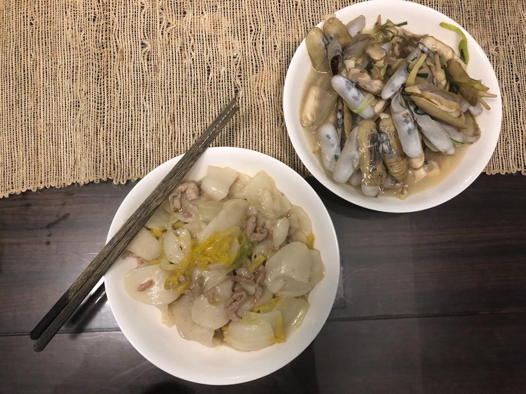 不挑锅、不焦不沾的黄芽菜肉丝炒年糕