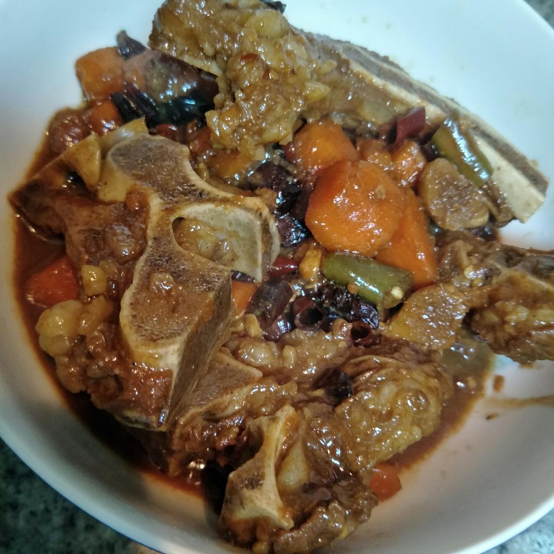 胡萝卜炖牛排骨