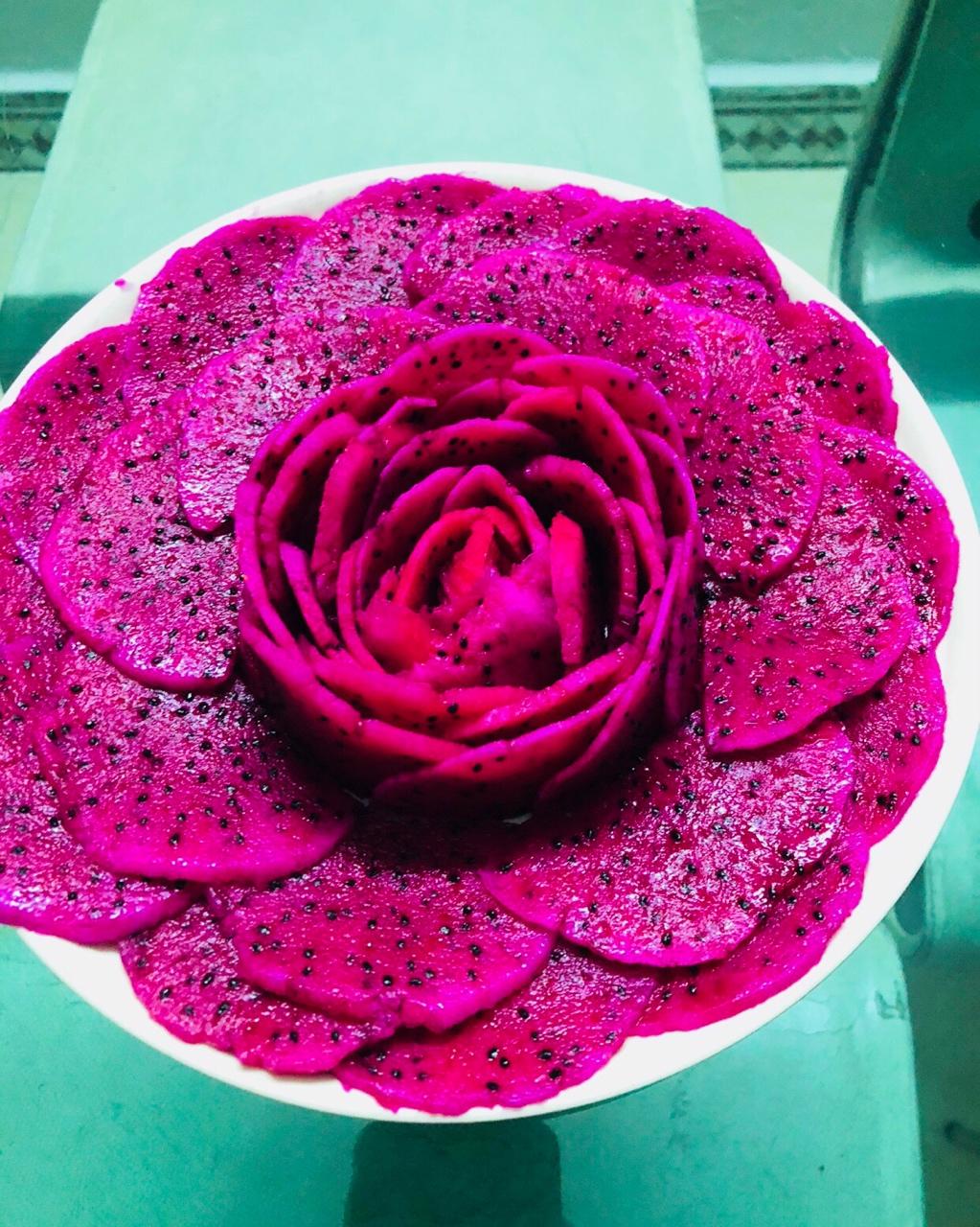 手机用户5832pvrc做的火龙果花美丽的水果摆盘