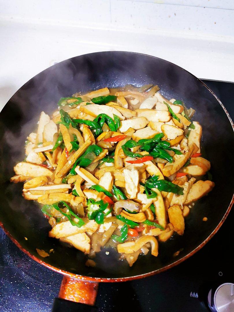 榨菜青椒炒香干