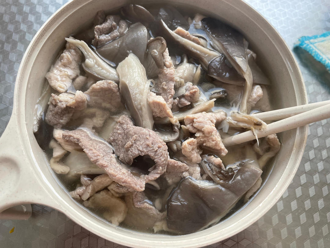 极简易做平菇肉片汤