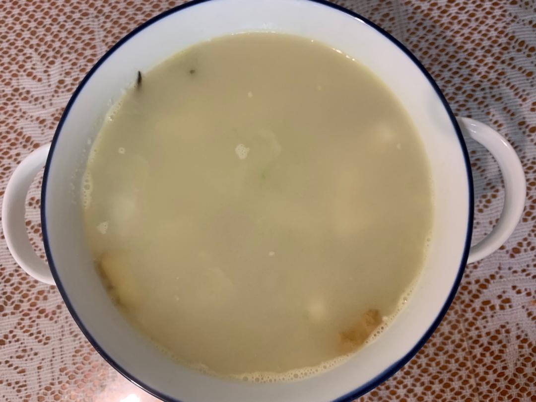 蛤蜊海带豆腐汤