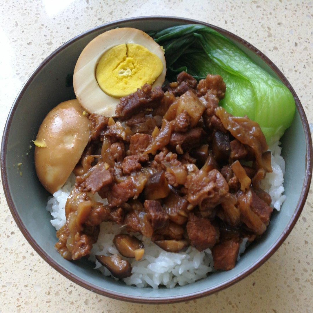洋葱酥卤肉饭