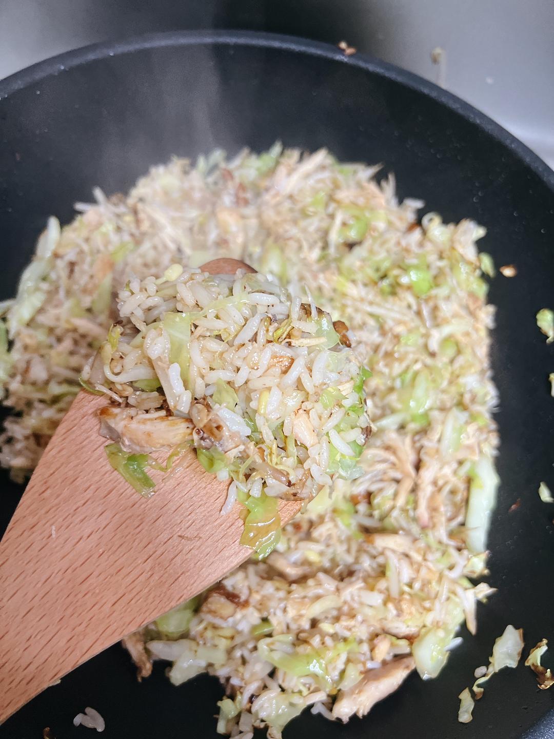包菜鸡丝炒饭——甘甜咸香的做法