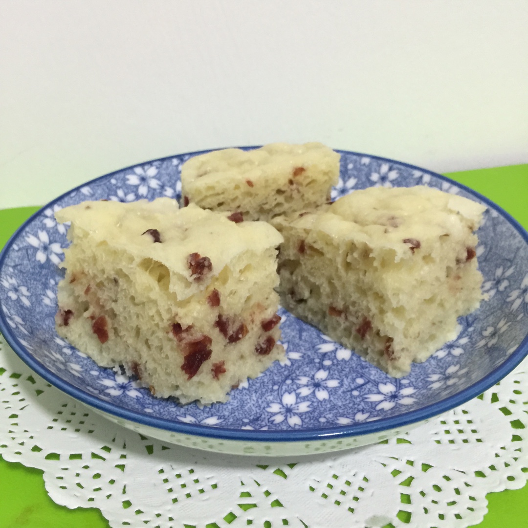 不用揉面，简单易做的——蔓越莓发糕