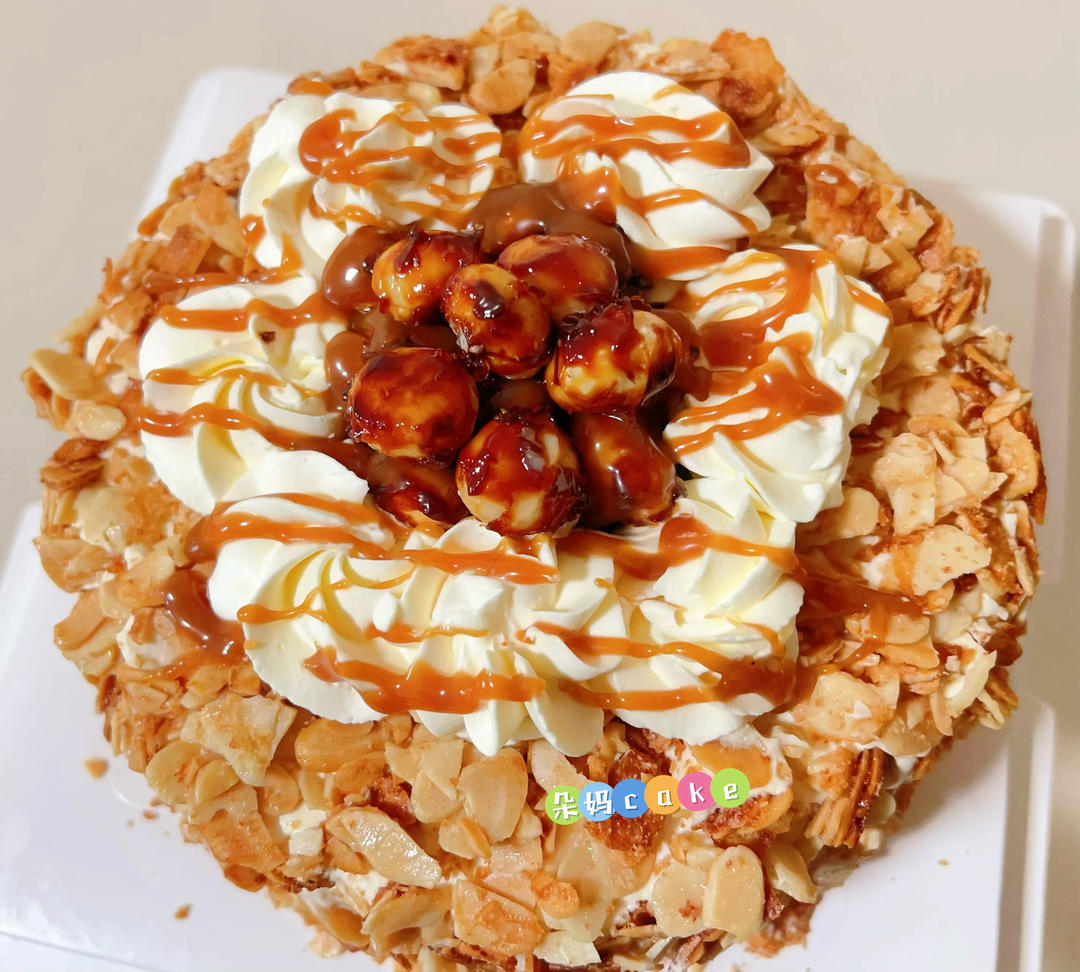 焦糖咸奶油杏仁蛋糕