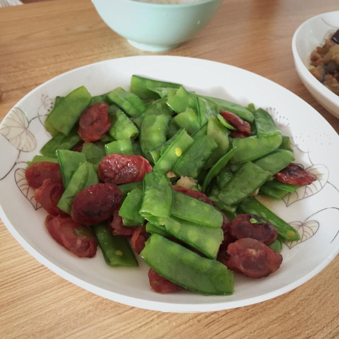 腊肠炒荷兰豆