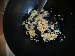 紫菜虾皮西红柿蛋花汤的做法 步骤1