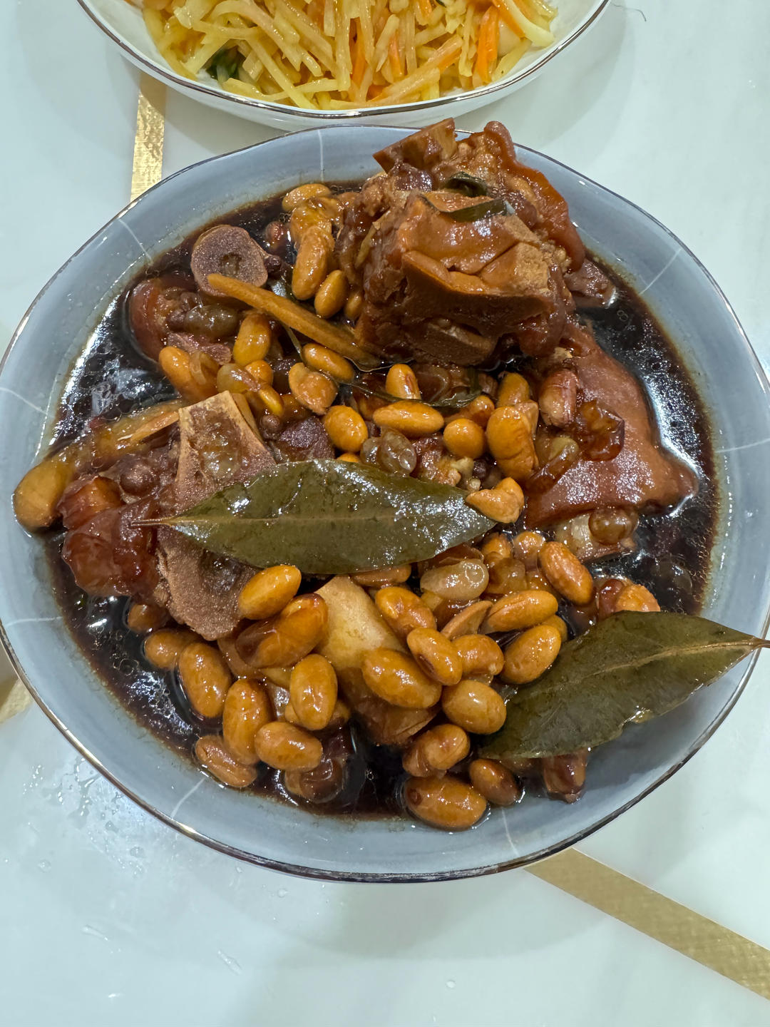 黄豆炖猪蹄