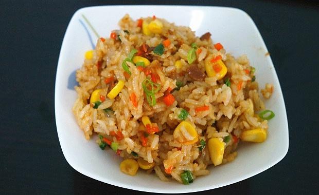 黄豆酱炒饭的做法