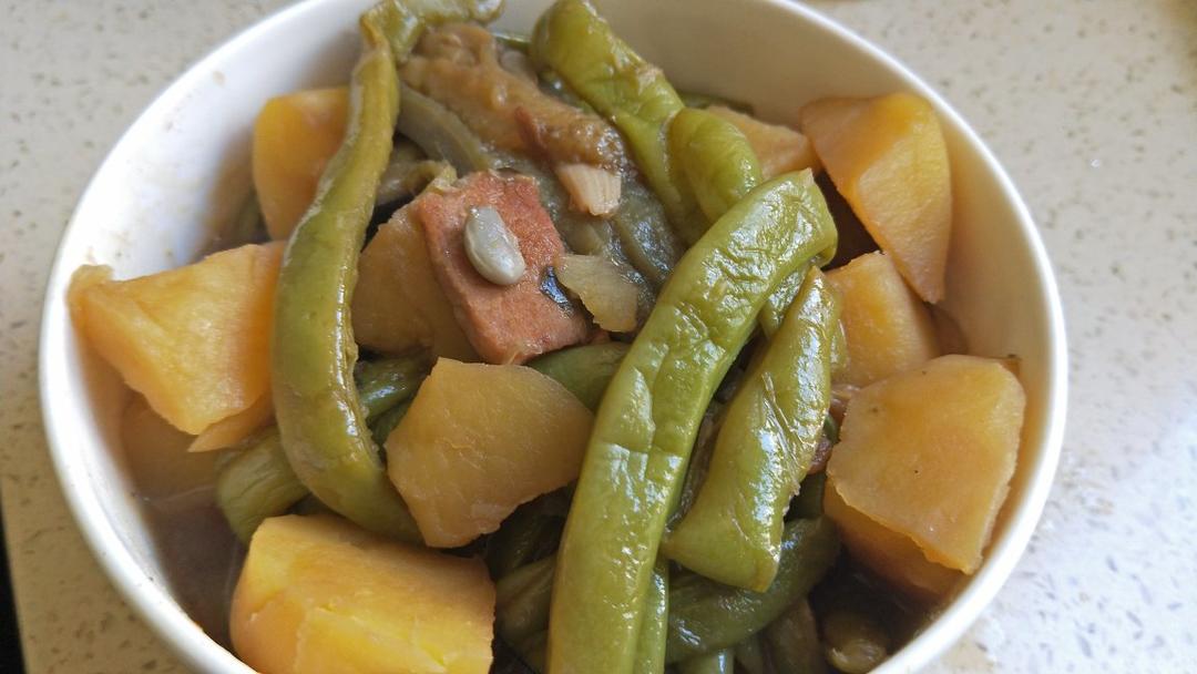 家常炖豆角茄子土豆